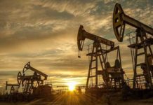 Συνεχίζεται η κατάρρευση του πετρελαίου και πλέον απειλούνται οι… τράπεζες: «Έχουν δανείσει τις πετρελαϊκές»! Σύμφωνα με τον Ίνις, η πετρελαϊκή κρίση αποτελεί επίσης άσχημο οιωνό «για άλλους τομείς» της παγκόσμιας αγοράς,