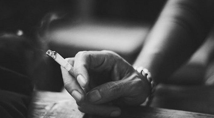 4 βιταμίνες που θεραπεύουν τους πνεύμονες μετά το κάπνισμα