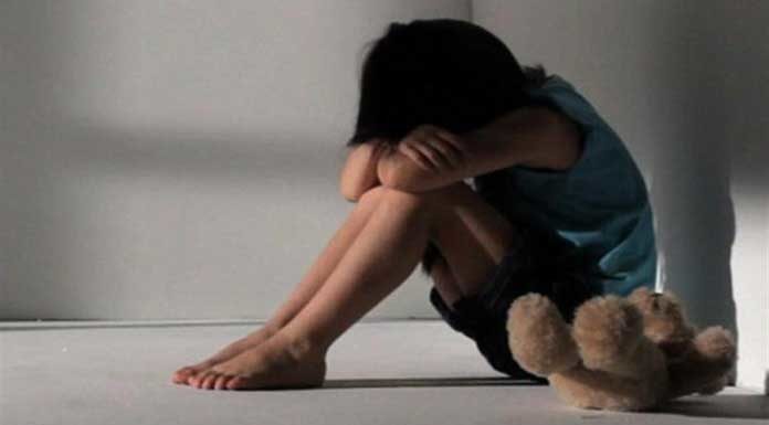 Κάρπαθο: Πακιστανός σταμάτησε να “λιάζεται ” και βίασε 11χρονη …νόμιζε λέει πως ήταν 20χρονη Πακιστανός, συνελήφθη από αστυνομικούς για αποπλάνηση ενός 11χρονου κοριτσιού.