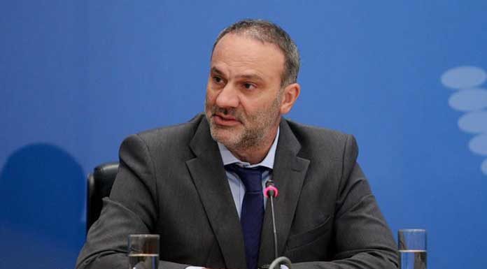 Ο πρώην υφυπουργός, το εμβόλιο και το … βιοτσίπ καλεί τους πολίτες να αντισταθούν στην υποδούλωση που θα επιφέρει το μικροτσίπ