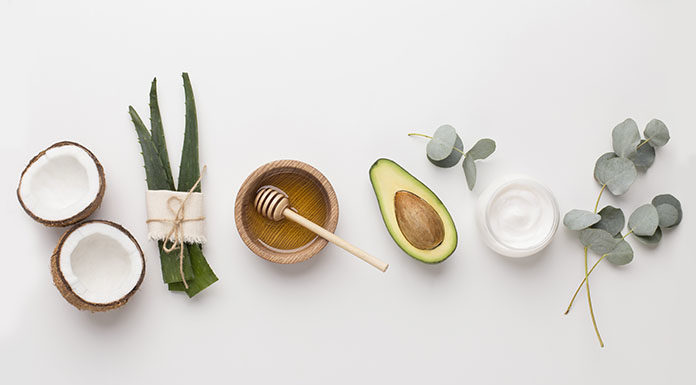 DIY: Υγιή, και πυκνά φρύδια με μάσκες που μπορείτε να φτιάξετε με απλά υλικά