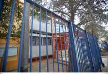 Σταδιακό άνοιγμα των σχολείων ακόμα και με βάρδιες πρωί, απόγευμα – Η Γ΄ Λυκείου επιστρέφει πρώτη στα θρανία