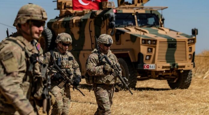 Βίντεο: Τουρκικά τεθωρακισμένα οχήματα «εξαερώνονται» στην Συρία μετά από ενέδρα του συριακού Στρατού Τουρκικά τεθωρακισμένα οχήματα «εξαερώνονται» στην Συρία μετά από ενέδρα του συριακού Στρατού