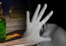 Καλλιθέα: Έχασε το μάτι της η γυναίκα που δέχθηκε επίθεση με οξύ – Ερωτική αντιζηλία το πιθανότερο κίνητρο (φώτο-βίντεο) Επίθεση με βιτριόλι στην Καλλιθέα: Εχασε το μάτι της η 34χρονη γυναίκα
