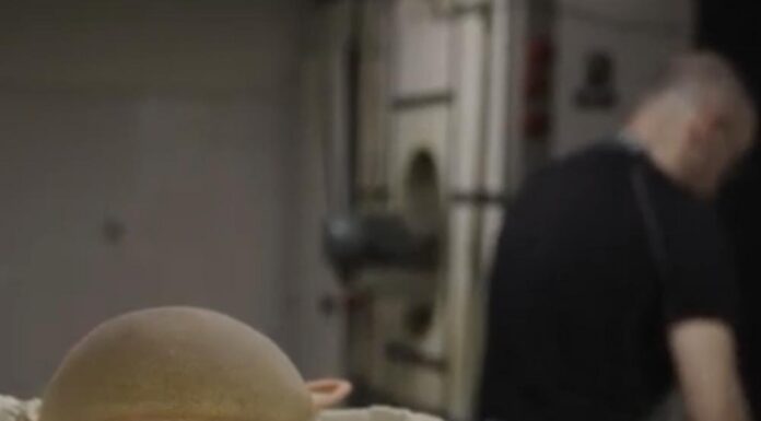 «The poetry of bread making»: Η ζεστασιά του φούρνου στη Ζίτσα σ’ ένα video Κώστας Καράμιχος Ζίτσα