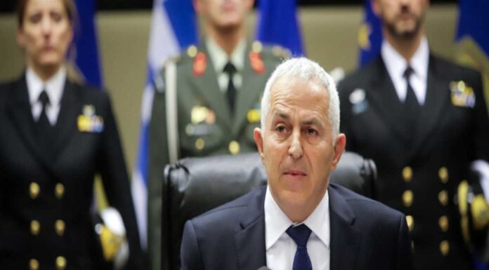 Ε.Αποστολάκης: «Επιμένω, αν ανέβουν Τούρκοι σε νησίδα θα πρέπει να ισοπεδωθεί – Απαράδεκτο να λέμε παραβιάσεις ρουτίνας» Ε.Αποστολάκης: «Επιμένω, αν ανέβουν Τούρκοι σε νησίδα θα πρέπει να ισοπεδωθεί - Απαράδεκτο να λέμε παραβιάσ