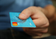 Δεκάδες τα e-shop «φαντάσματα» - Στημένα «στο πόδι» κοροϊδεύουν και αρπάζουν χρήματα καταναλωτών