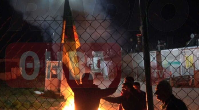 Πρωτοφανής επίθεση κατά αγροτών στη Θήβα από αλλοδαπούς με χαντζάρια: «Θα σας σφάξουμε» άτομα από το Κέντρο Εξυπηρέτησης και Φροντίδας Αλλοδαπών της Θήβας κρατώντας χαντζάρια με λάμες