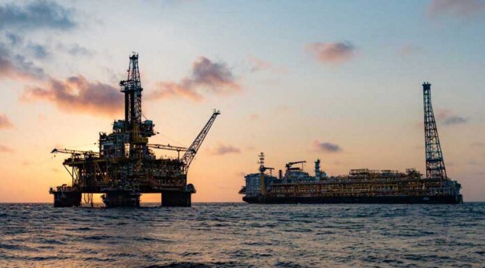 Ανενόχλητη η Άγκυρα στην κυπριακή ΑΟΖ: Δημιουργεί τετελεσμένα και περιμένει την επάνοδο των τιμών του πετρελαίου Τα τελευταία 24ωρα, η μία μετά την άλλη οι ξένες εταιρείες (ENI, Total, EXXON-Mobil), εγκατέλειψαν τα αδειοδοτημένα βυθοτεμάχια