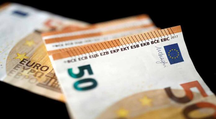 «Τέλος» οι συναλλαγές με μετρητά για ποσά άνω των 500 ευρώ – Οι «καμπάνες» για τις επιχειρήσεις