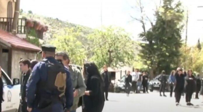 Έγινε η κηδεία του 30χρονου που σκοτώθηκε στο διπλό φονικό των Ανωγείων Ανώγεια κηδεία του 30χρονου που σκοτώθηκε στο διπλό φονικό