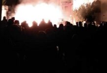 Εξέγερση των κατοίκων της Πέλλας: Έβαλαν φωτιά στο ξενοδοχείο που θα «φιλοξενούσε» παράνομους μετανάστες (φωτό) Έβαλαν φωτιά στο ξενοδοχείο που θα «φιλοξενούσε» παράνομους