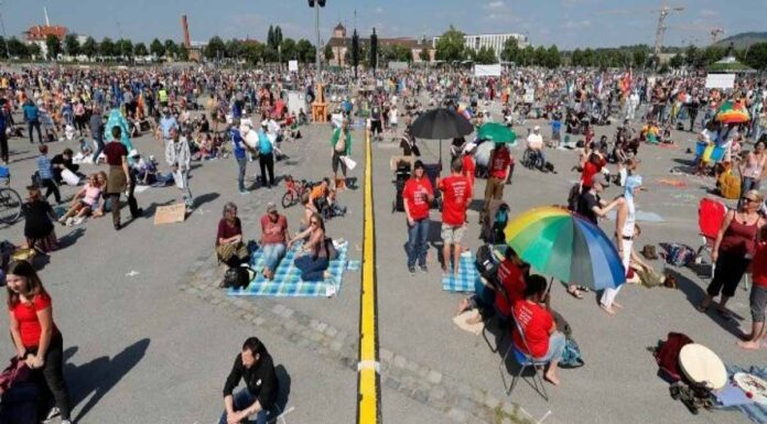 Μαζική οργή σε Γερμανία & Ελβετία κατά απαγορεύσεων λόγω κορωνοϊού – Ο μύθος της «κτυπημένης από Covid-19» Βραζιλίας Μαζική οργή σε Γερμανία & Ελβετία κατά απαγορεύσεων λόγω κορωνοϊού