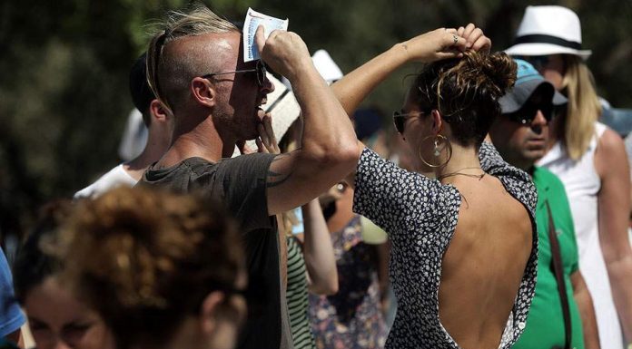 Γιατί ο καύσωνας που έχει κάνει καμίνι τη χώρα είναι εξαιρετικά σπάνιος; Εξηγεί ο μετεωρολόγος Δημήτρης Ζιακόπουλος