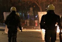 Η κυβέρνηση δημιουργεί «ειδικές ομάδες επέμβασης» για τις πλατείες: Σχέδιο αποκλεισμού των πολιτών Η κυβέρνηση δημιουργεί «ειδικές ομάδες επέμβασης» για τις πλατείες