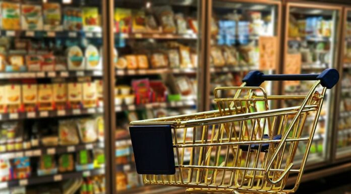 Μείωση ΦΠΑ στο 13%: Ποια προϊόντα και υπηρεσίες αφορά – Όσα πρέπει να ξέρουμε Αναλυτικά η λίστα με τα προϊόντα και τις υπηρεσίες που θα φορολογούνται με ΦΠΑ 13: