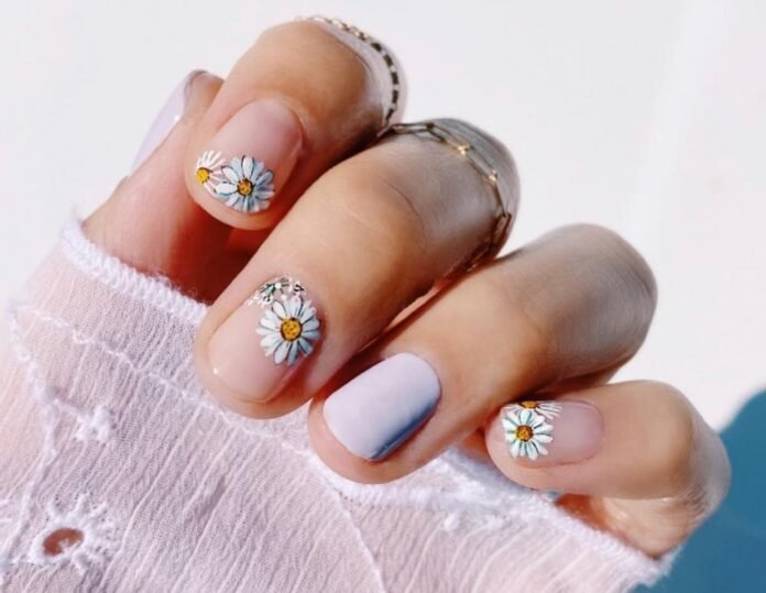 Floral nails