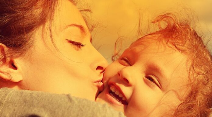 Προβληματική συμπεριφορά: Δείξτε στα παιδιά την αγάπη σας τις στιγμές που το αξίζουν λιγότερο Δείξτε στα παιδιά την αγάπη σας