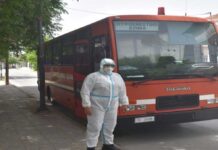 Ένταση στον οικισμό Ρομά της Νέας Σμύρνης στην Λάρισα: Αρνούνται την μεταφορά των κρουσμάτων! – Άναψαν φωτιές Ένταση στον οικισμό Ρομά της Νέας Σμύρνης