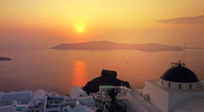 CNN: Η Ελλάδα από τους πρώτους προορισμούς που θα ανοίξουν για τους τουρίστες Η Ελλάδα ίσως είναι ένας από τους πρώτους ευρωπαϊκούς τουριστικούς προορισμούς
