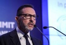 Ο Γ.Στουρνάρας προτείνει προσφυγή στον ESM: «Μην ανησυχείτε, δεν είναι μνημόνιο» – Το έκανε η κότα αλλά δεν είναι αυγό; (upd) Ο Γ.Στουρνάρας προτείνει προσφυγή στον ESM
