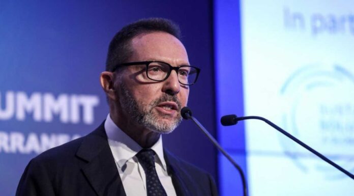 Ο Γ.Στουρνάρας προτείνει προσφυγή στον ESM: «Μην ανησυχείτε, δεν είναι μνημόνιο» – Το έκανε η κότα αλλά δεν είναι αυγό; (upd) Ο Γ.Στουρνάρας προτείνει προσφυγή στον ESM