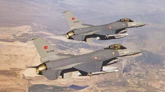 Τουρκικά F-16 ξανά πάνω από Χίο και Οινούσσες