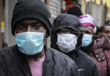 ΗΠΑ: Eδώ και έναν μήνα μετρούν καθημερινά τουλάχιστον 1.000 νεκρούς OVID-19 ΗΠΑ