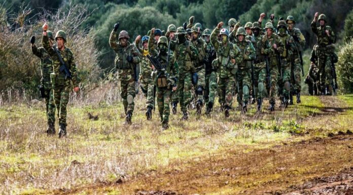 Αλβανία: «Οι Έλληνες έχουν δημιουργήσει στρατό για την κατάληψη της Βορείου Ηπείρου» Αλβανία: «Οι Έλληνες έχουν δημιουργήσει στρατό για την κατάληψη της Βορείου Ηπείρου»