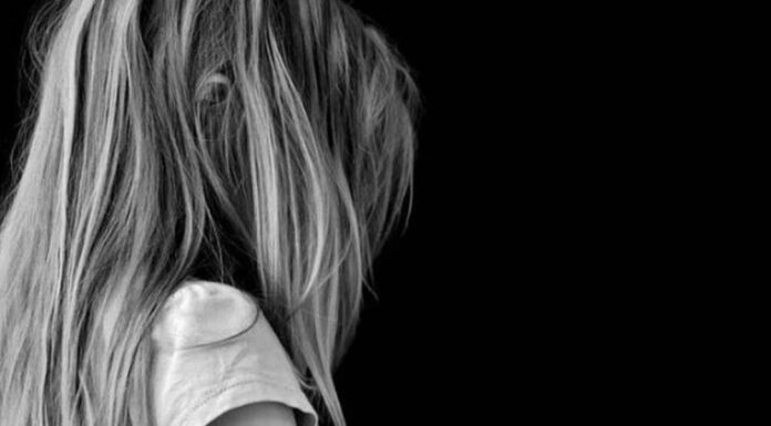 Μητέρα 9χρονης στην Ρόδο: «Δεν έχω δουλειά – Τώρα θα τρώμε πέτρες» – Οι απαγορεύσεις του κορωνοϊού έφεραν την καταστροφή «Η μητέρα θέλει μια δουλειά για να ζήσει τα παιδιά της»