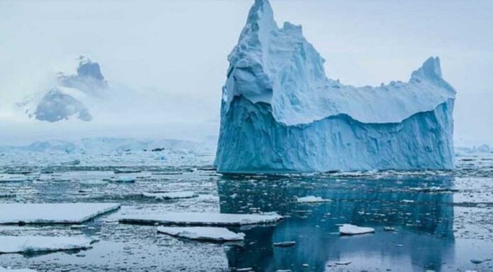 Ανταρκτική: Βρέθηκε μυστηριώδης τρύπα μεγαλύτερη από τη μισή έκταση της Ελλάδας Ανταρκτική: Βρέθηκε μυστηριώδης τρύπα μεγαλύτερη από τη μισή έκταση της Ελλάδας