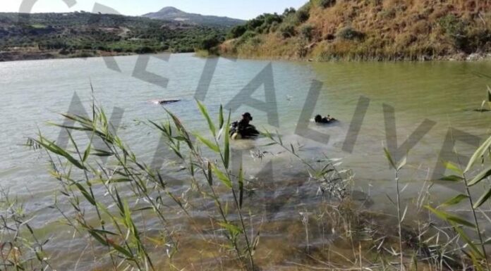 Δύτες βούτηξαν στο φράγμα για την ανάσυρση αυτοκινήτου Το όχημα είχε κλαπεί πριν ένα μήνα, και εξετάζονται ευρήματα που εντοπίστηκαν σε αυτό