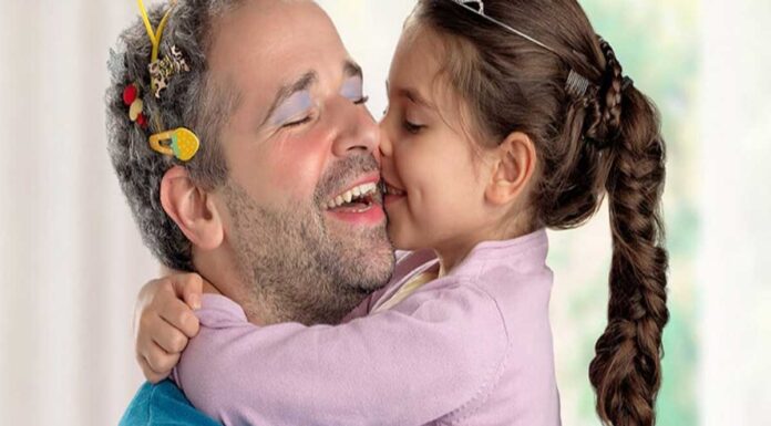 Ο «μπαμπάς-πριγκίπισσα» και πώς ο ρόλος και το πρότυπο του πατέρα «έσβησε» στην διαφήμιση του «ΑΒ Βασιλόπουλος» Ο «μπαμπάς-πριγκίπισσα» και πώς ο ρόλος και το πρότυπο του πατέρα «έσβησε» στην διαφήμιση του «ΑΒ Βασιλόπουλος»