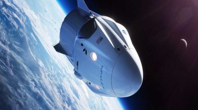 Εντυπωσιακή εικόνα από τη NASA: Η στιγμή που το Dragon της Space-X προσεγγίζει τον ISS