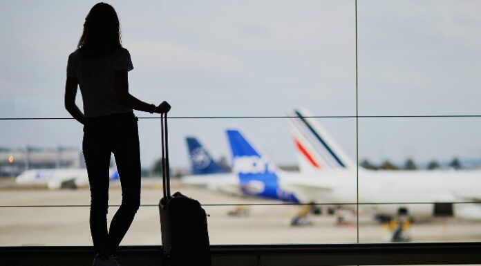 Ανοίγει σήμερα ο τουρισμός: Ξεκινούν οι πτήσεις εξωτερικού, λειτουργούν ξανά γυμναστήρια, καταλύματα και μουσεία Αρση μέτρων: Πρεμιέρα σήμερα Δευτέρα 15/6 για τον τουρισμό και τις διεθνείς πτήσεις.