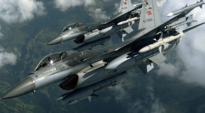 Ο “ασύμμετρος πόλεμος” με την Τουρκία μας κοστίζει 500.000 ευρώ την ημέρα Για πρώτη φορά η Αγκυρα προκαλεί σε τέτοια έκταση και ταυτόχρονα σε πολλά επίπεδα από τον Εβρο έως τη νότια Κρήτη