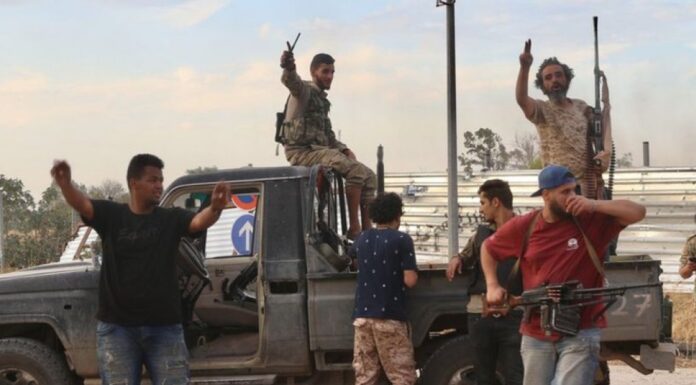 Λιβύη: Στην στρατηγική πόλη της Σίρτης επιτίθενται οι δυνάμεις των Τούρκων – Θέλουν τις πετρελαιοπηγές Στην στρατηγική πόλη της Σίρτης επιτίθενται οι δυνάμεις των Τούρκων - Θέλουν τις πετρελαιοπηγές