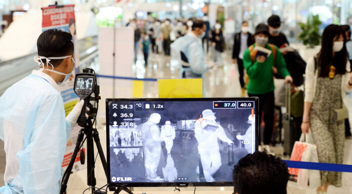 ΕΕ: Πρώτο «ναι» στο άνοιγμα των συνόρων με 14 «τρίτες χώρες» -Μπλόκο στις ΗΠΑ, θετική για την Κίνα υπό όρους Εκτός συγκλονιστικού απροόπτου η εν λόγω λίστα αναμένεται να δημοσιοποιηθεί την προσεχή Δευτέρα (29/06)