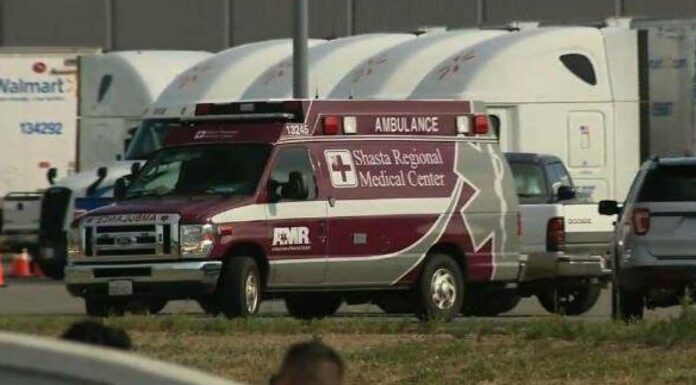 Μακελειό στην Καλιφόρνια: Τουλάχιστον δύο νεκροί και τέσσερις τραυματίες από πυροβολισμούς στα Wal-Mart (βίντεο) Μακελειό στην Καλιφόρνια: Τουλάχιστον δύο νεκροί και τέσσερις τραυματίες από πυροβολισμούς στα Wal-Mart (βίντεο)