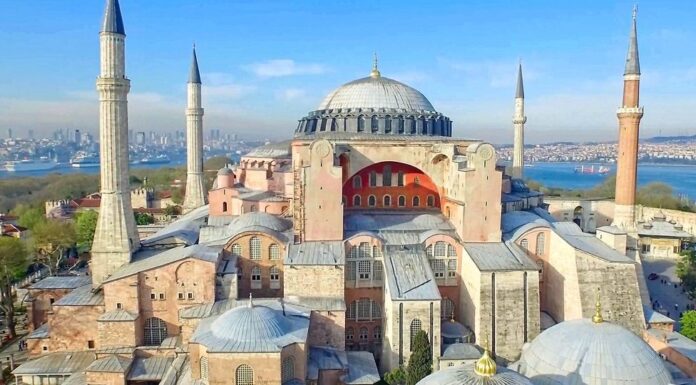 Αγία Σοφία: Mπορούν να επιβληθούν κυρώσεις στην Τουρκία; – Ποιο το καθεστώς για τα πολιτιστικά μνημεία Αγία Σοφία: Mπορούν να επιβληθούν κυρώσεις στην Τουρκία; – Ποιο το καθεστώς για τα πολιτιστικά μνημεία |