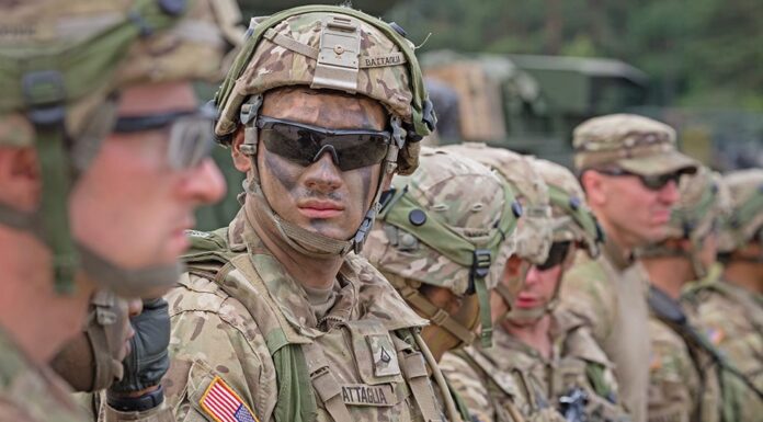 Αλεξανδρούπολη: Έρχονται πάνω από 3.000 Αμερικανοί στρατιώτες και 800 στρατιωτικά οχήματα στο λιμάνι Πάνω από 3.000 Αμερικανοί στρατιώτες και πάνω από 800 κομμάτια στρατιωτικού εξοπλισμού, πρόκειται να μεταφέρει μέσω θαλασσής στο λιμάνι της Αλεξανδρούπολης