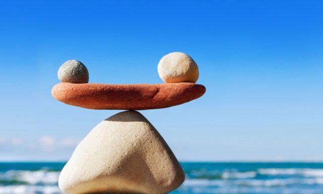 Μια ισορροπία, όλη μας η ζωή.. Είναι αυτή η λεπτή ισορροπία που σε κρατά ζωντανό που αναλόγως την επιλογή θα σε ωθήσει προς τα επάνω ή θα σε θάψει στα πρέπει και τα μη