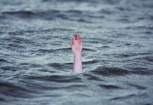 Νεκρή ανασύρθηκε από την θάλασσα ενώ είχε πέσει το σκοτάδι Το νήμα της ζωής κόπηκε μέσα στη θάλασσα για μια γυναίκα