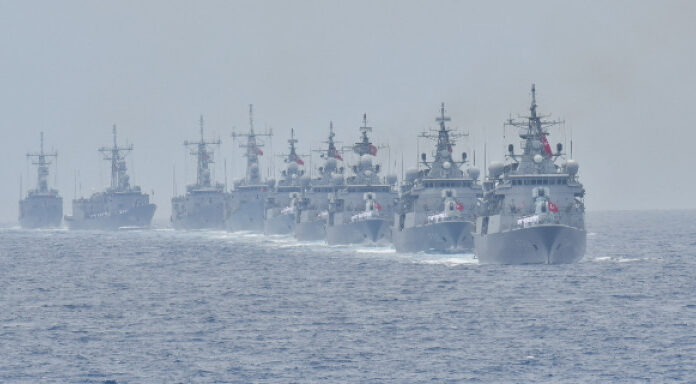 Σ’ επιφυλακή ο ελληνικός στόλος στο Αιγαίο – Μπαράζ επαφών και δηλώσεων Προς αποκλιμάκωση στο Αιγαίο -Επιστρέφουν στη βάση τους τουρκικά πολεμικά πλοία