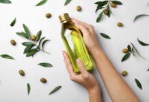 Πώς θα εντάξετε το ελαιόλαδο στην beauty routine σας Χρησιμοποιήστε το ελαιόλαδο και στη ρουτίνα ομορφιάς σας