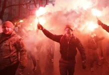 Δυτικό ντοκιμαντέρ: «Πώς οι νεοναζί πήραν την εξουσία στο Κίεβο το 2014»