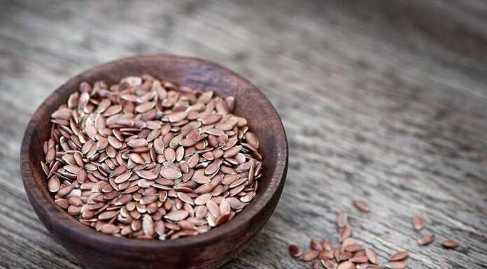 Μάσκα μαλλιών με λιναρόσπορο + χυμό λεμονιού Μάσκα μαλλιών με λιναρόσπορο + χυμό λεμονιού