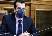 Απίστευτες εικόνες – Πάνοπλοι ΟΠΚΕ προστατεύουν τον υπουργό Υγείας Ο Θ.Πλεύρης κατά την επίσκεψη του στο νοσοκομείο τα «άκουσε»