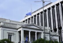 Καθαρά εχθρικές πλέον οι σχέσεις της κυβέρνησης Κ.Μητσοτάκη με τη Ρωσία: Απελαύνονται 12 Ρώσους διπλωμάτες Απελαύνονται 12 Ρώσους διπλωμάτες