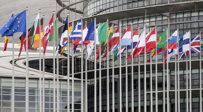 Ενέργεια: Η Κομισιόν ανακοινώνει σχέδιο έκτακτης ανάγκης – «Μαχαίρι» σε μετακινήσεις & θέρμανση Η Κομισιόν ανακοινώνει σχέδιο έκτακτης ανάγκης – «Μαχαίρι» σε μετακινήσεις & θέρμανση